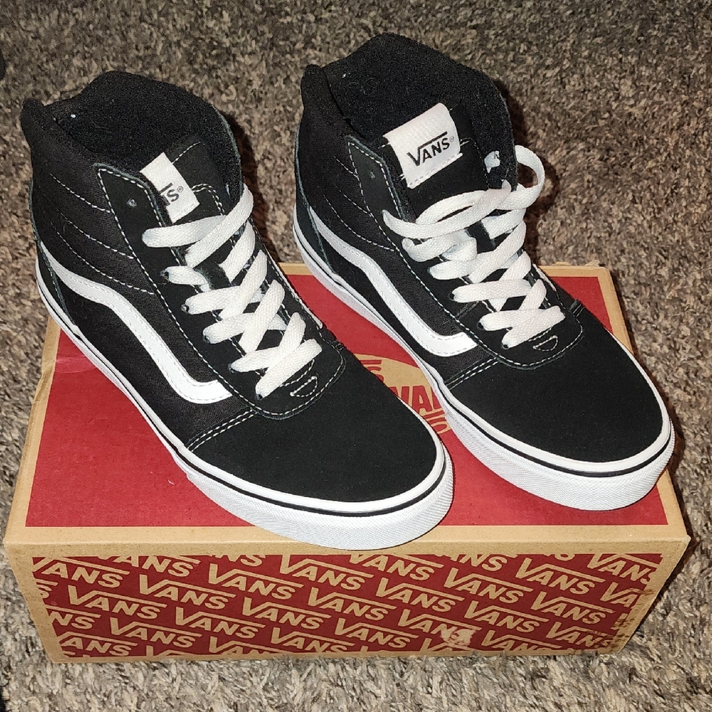 Vans Classic Black and White High-Tops